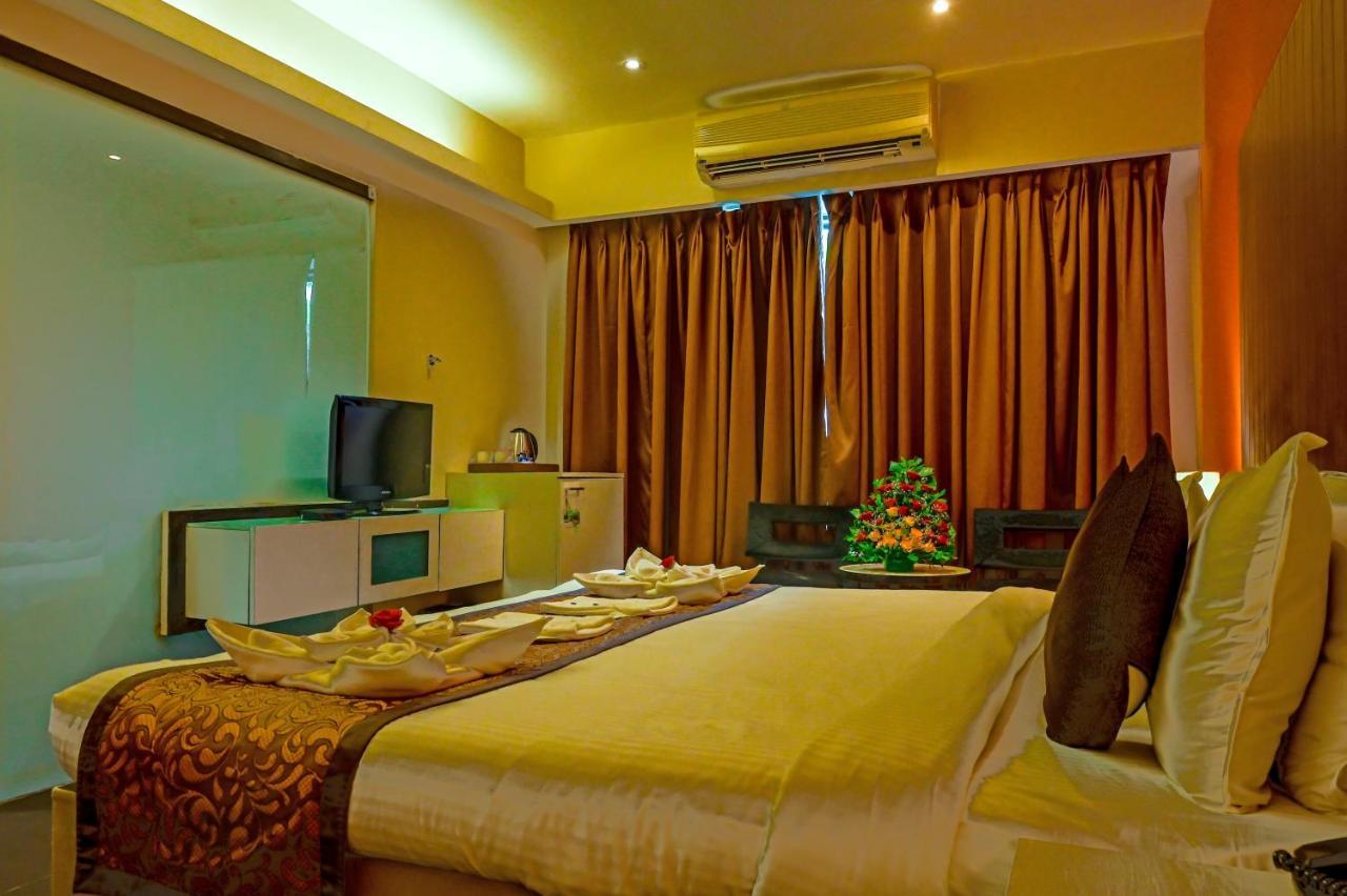 Citrus Hotel Лонавала Екстериор снимка