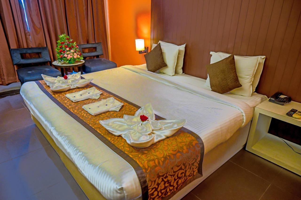 Citrus Hotel Лонавала Екстериор снимка