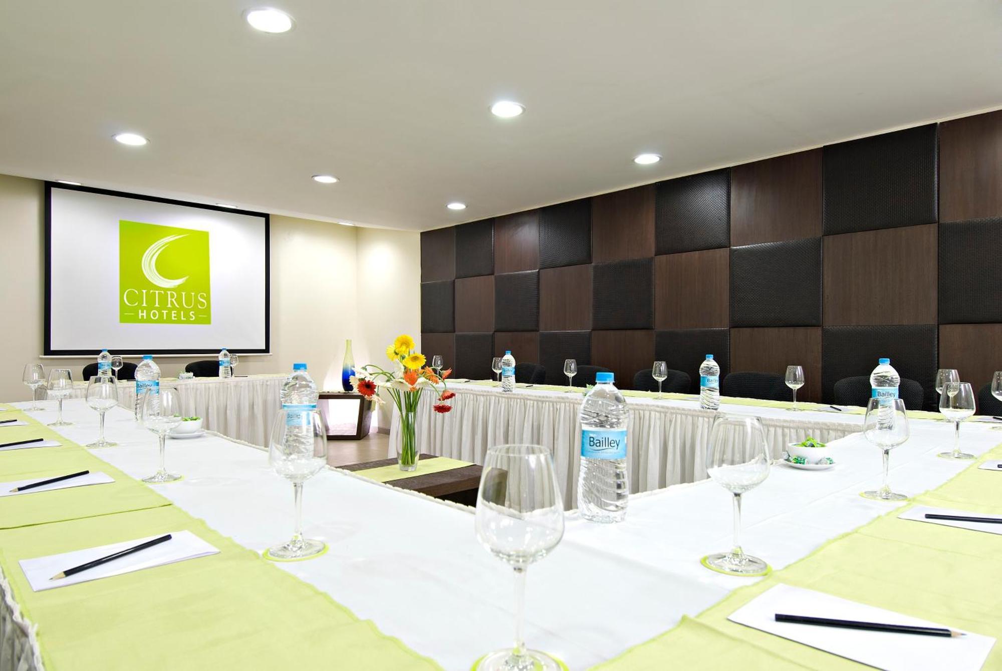 Citrus Hotel Лонавала Екстериор снимка