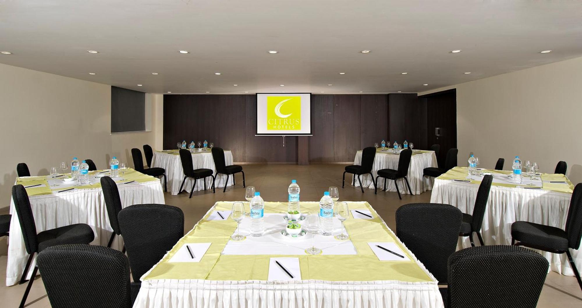 Citrus Hotel Лонавала Екстериор снимка