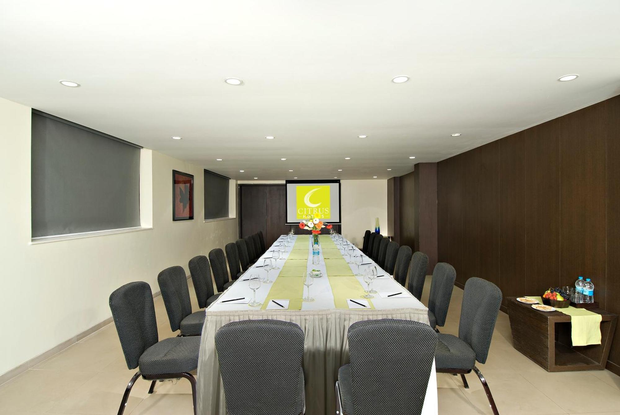 Citrus Hotel Лонавала Екстериор снимка