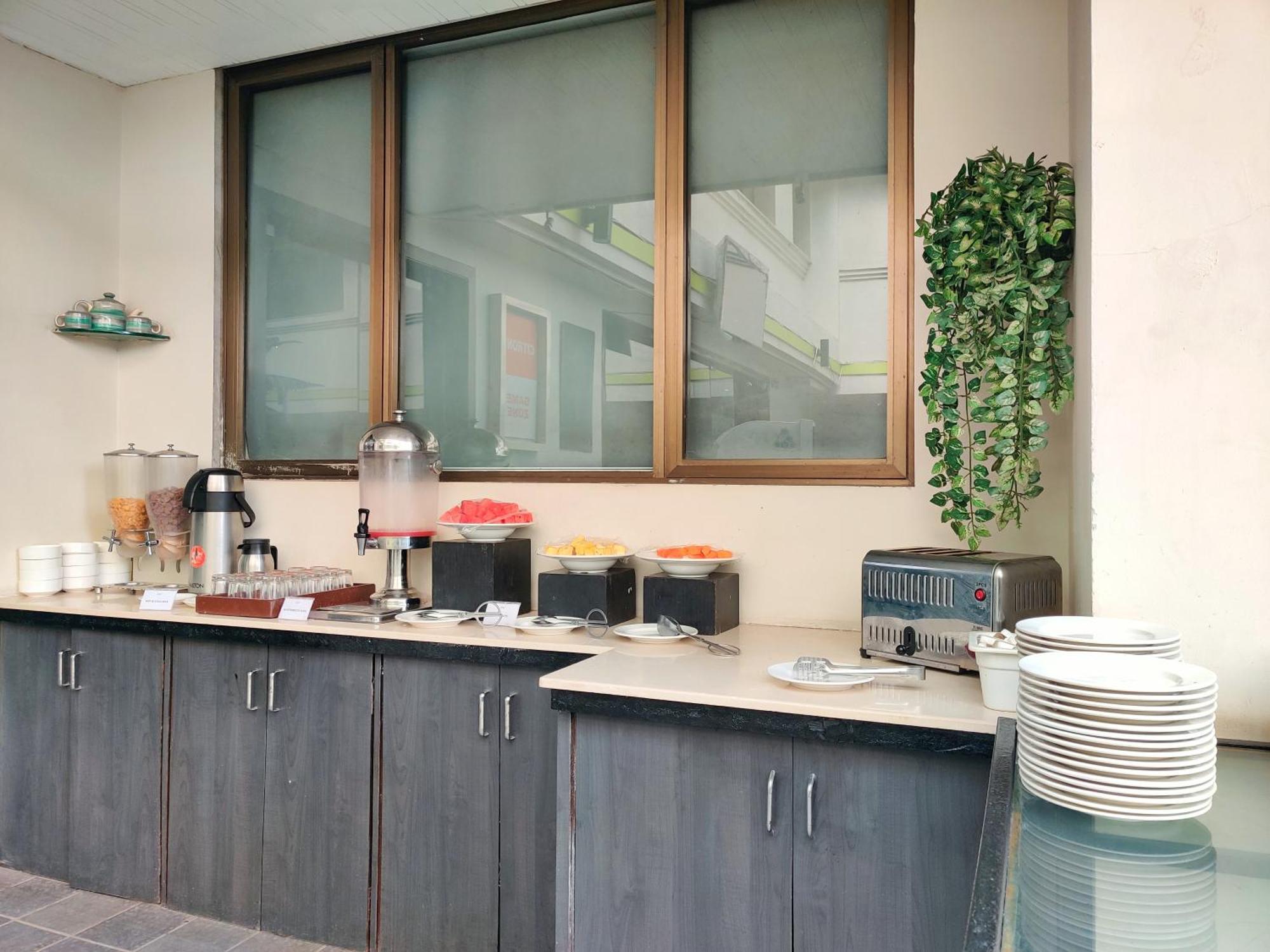 Citrus Hotel Лонавала Екстериор снимка