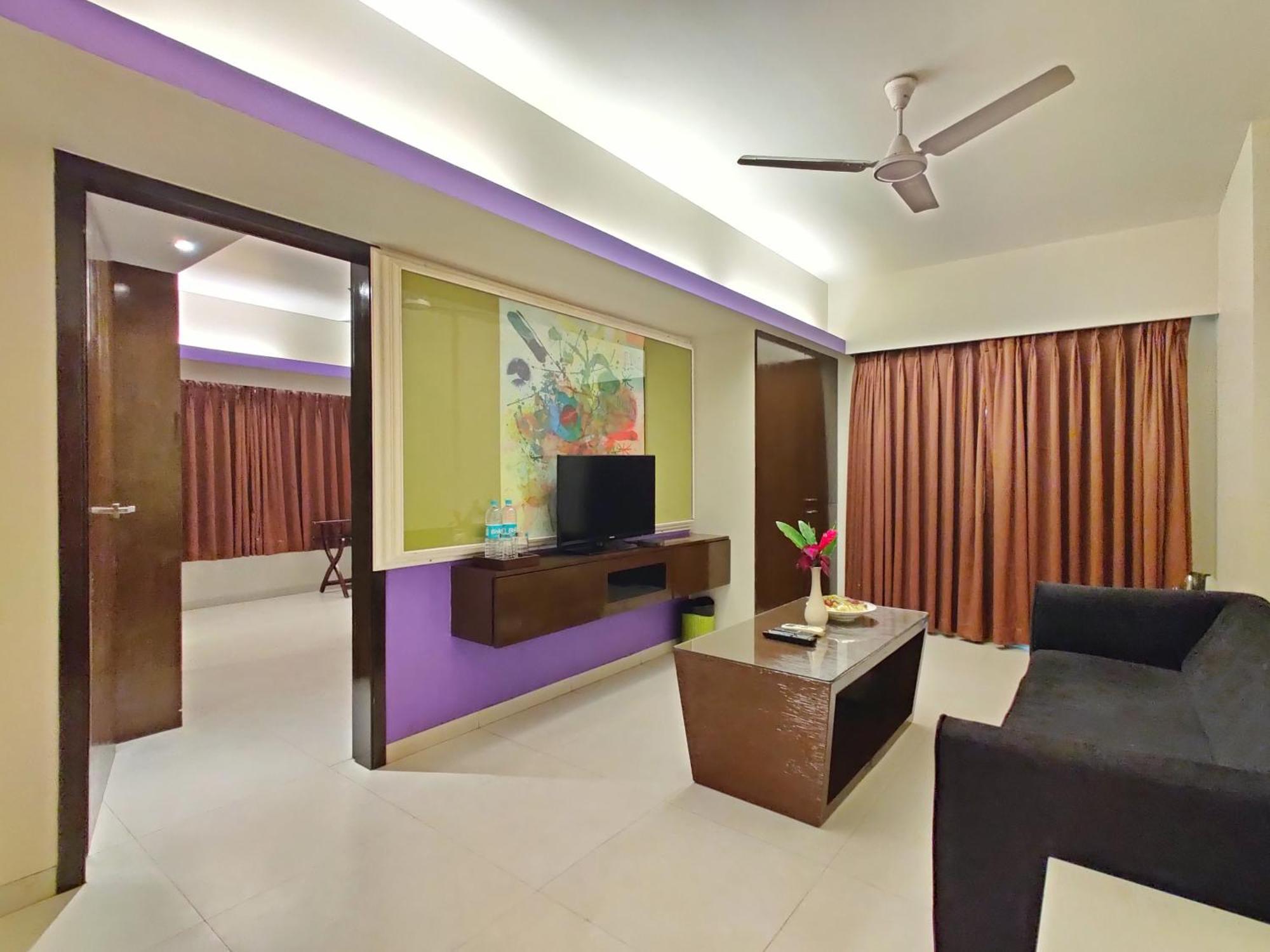 Citrus Hotel Лонавала Екстериор снимка