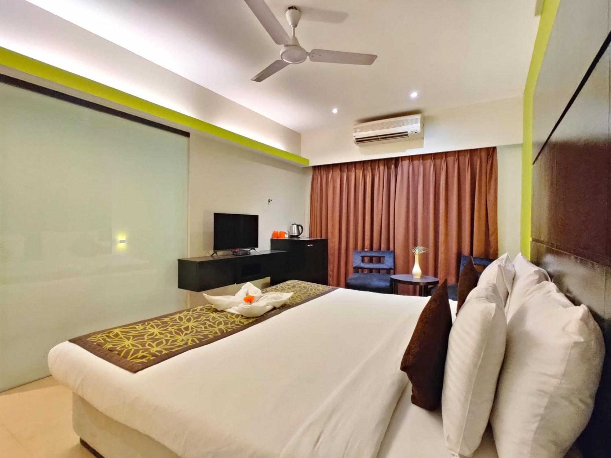 Citrus Hotel Лонавала Екстериор снимка