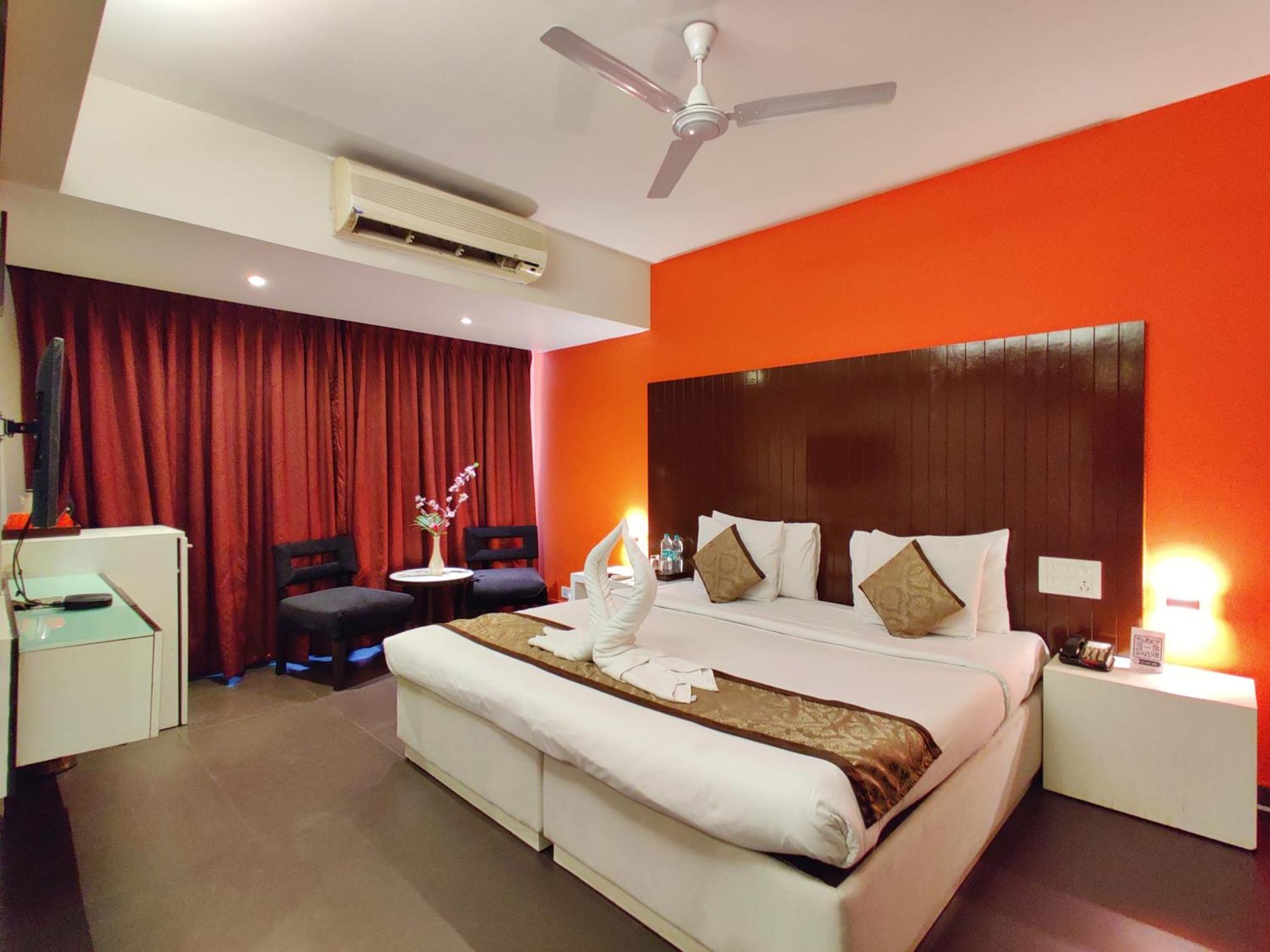 Citrus Hotel Лонавала Екстериор снимка